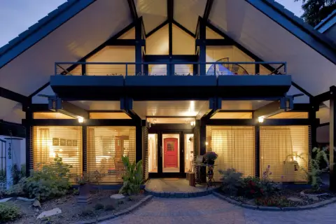 Rumah Asri Halaman Luas di Kawasan Cilandak