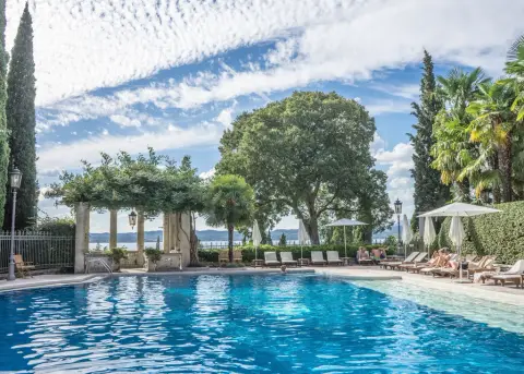 Villa View Pegunungan di Sentul dengan Kolam — foto 4